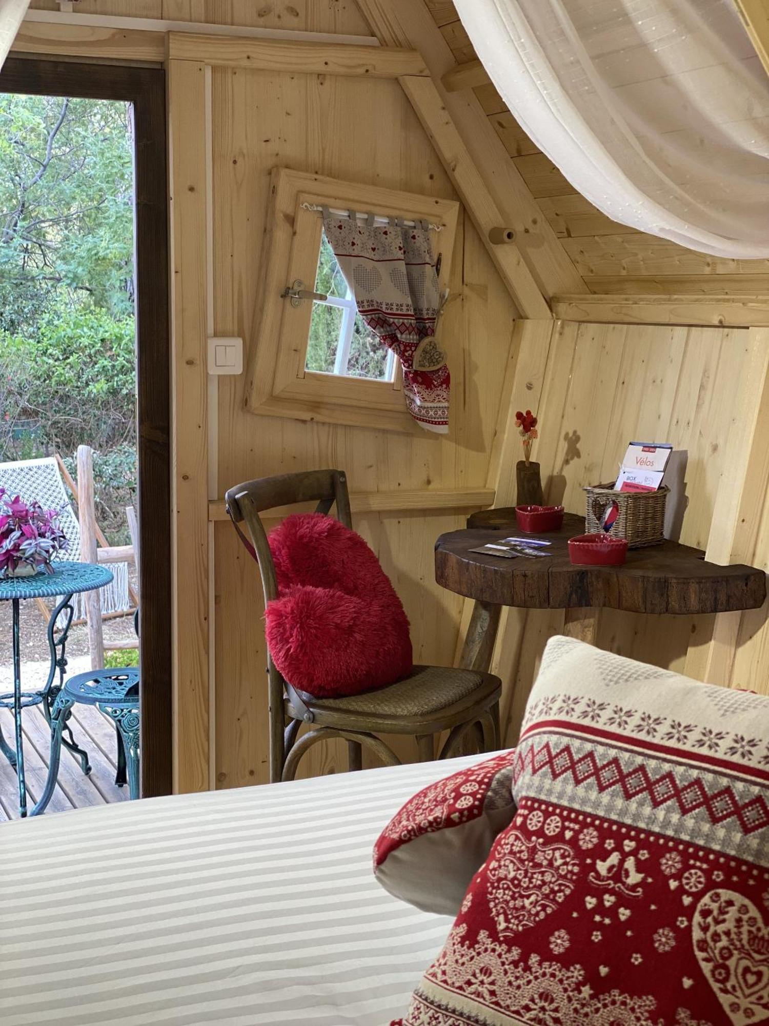 Mas Del Flor Bed & Breakfast Villelongue-dels-Monts Room photo