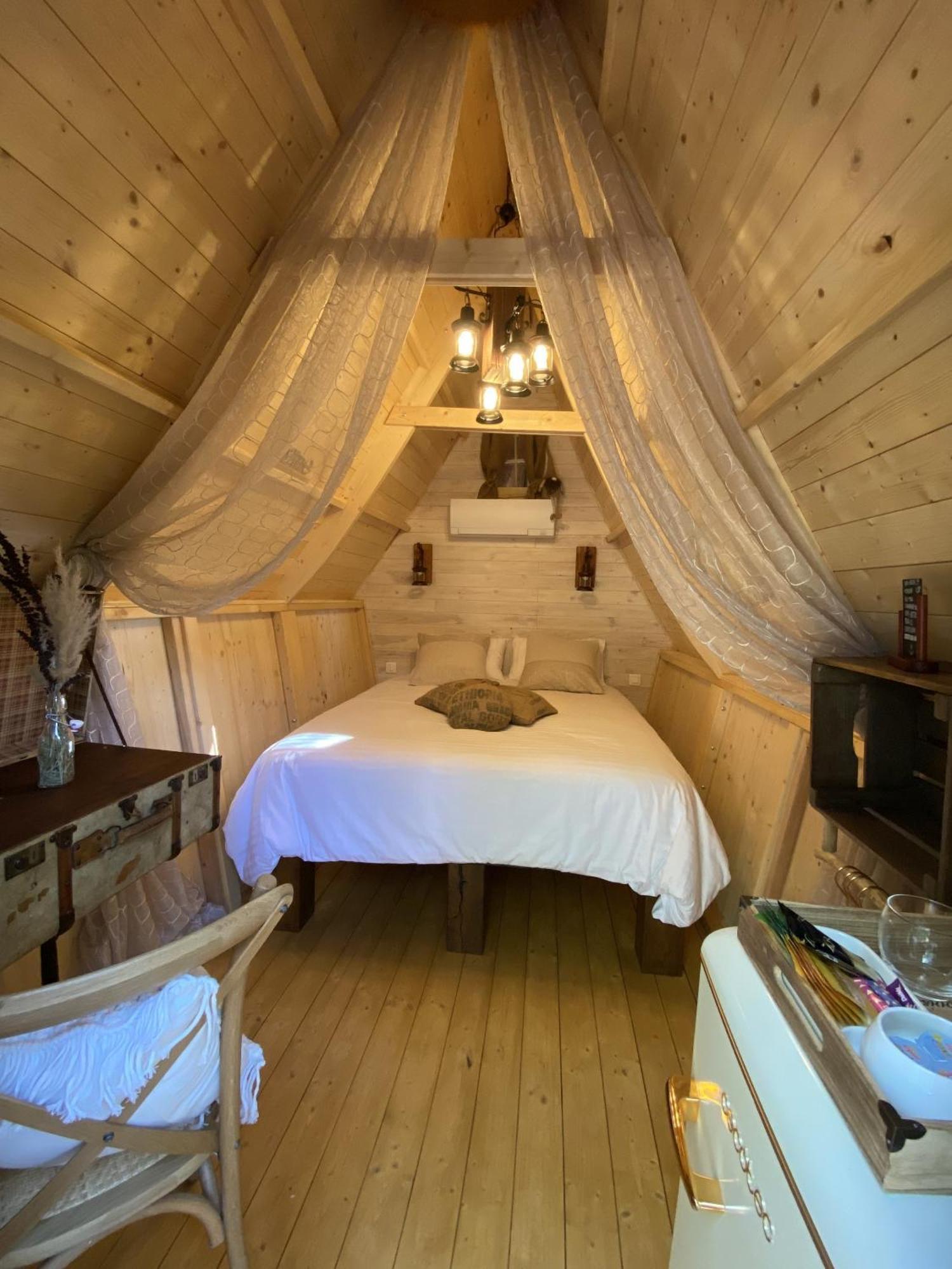 Mas Del Flor Bed & Breakfast Villelongue-dels-Monts Room photo